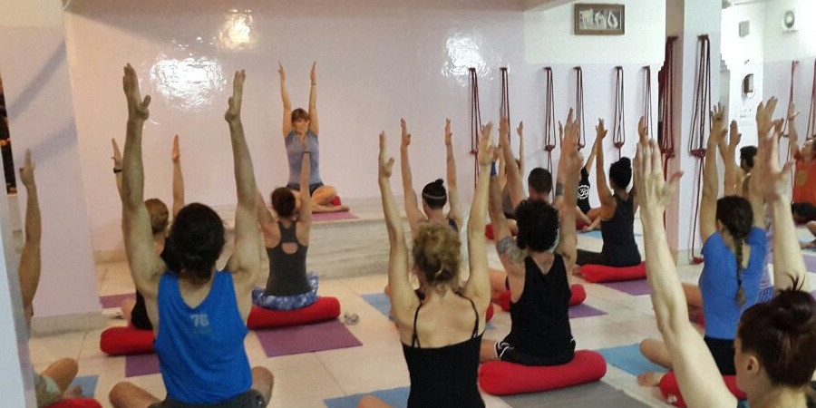 Iyengar Yoga – Achtsamkeit & tiefe Konzentration